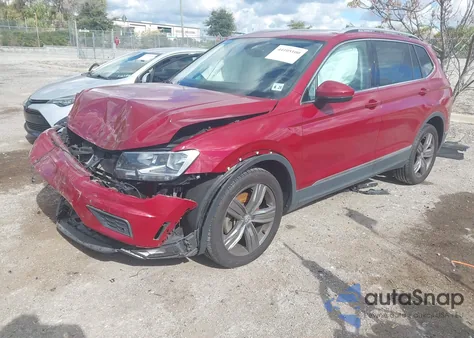 2020 Volkswagen Tiguan 2.0T Se/2.0T Se R-Line Black/2.0T Sel из США, поврежденный, VIN 3VV2B7AX1LM111649